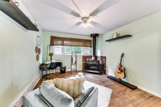 6 Mi to Naval Base Spacious Waukegan Home with Yard - 9