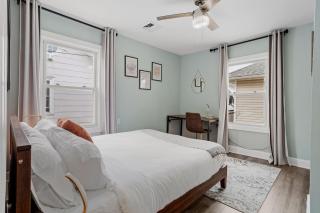 Beautifully Renovated 6BR 2BA 2 Blocks to Beach - 2
