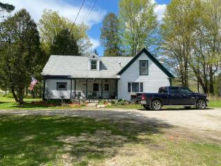 Lakeview Farmhouse with Beach Access - East Charleston - 0