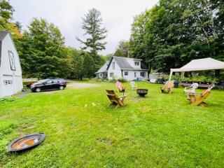 Lakeview Farmhouse with Beach Access - East Charleston - 5