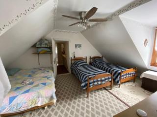 Lakeview Farmhouse with Beach Access - East Charleston - 9