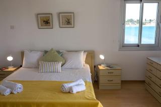 Coral Bay Beach House Apartment - Peyia - 3
