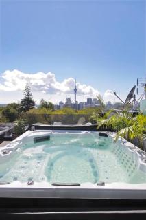 Entertainers penthouse with 5 bedrooms pool & spa - Auckland - 7