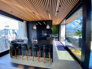 Entertainers penthouse with 5 bedrooms pool & spa - Auckland - 1