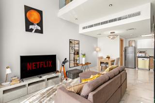 Contemporary Villa with a Stunning Garden & Parking - Dubai - 6