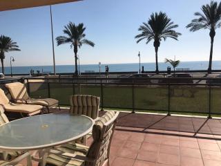 Beautiful and big apartment in front of the beach! - 0