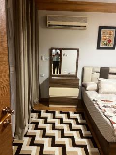 luxury flat near city stars mallشقة غاية الفخامة و الخصوصية جانب سيتي ستارز مول - Cairo - 5