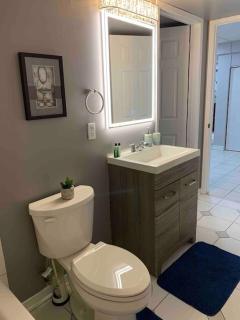 Luxury Fully Renovated Guest House - fully private - 2