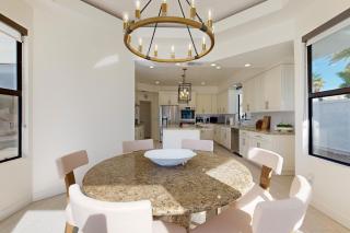 Escape to Paradise Valley - 2