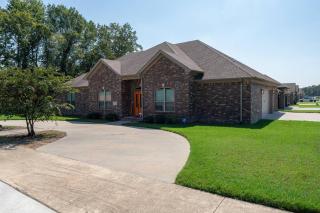 Insurance Housing Fully Furnished & Stress-free - Sherwood - 2