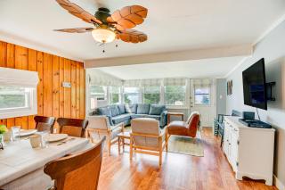 Updated Lakeville Cottage with Access to Long Pond - - 6