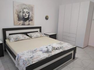 Maria's Apartments - Himare - 9