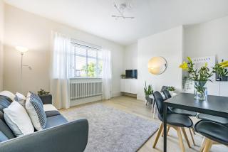 London Calling 3 bed 3 baths 5 mins from train into City - Winchmore Hill - 2
