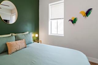 Mardi Gras Hideaway Cozy 2BR in Soulard - 8