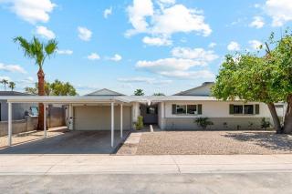 Family Friendly Retreat - Pool - Putting Green - Tempe - 4