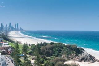 Burleigh Surf Apartments - 2