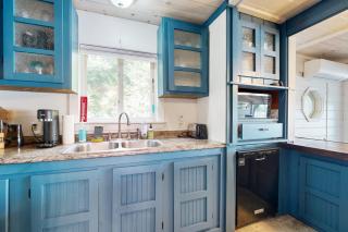 Dark Harbour Cottage - 3