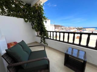 CASA VERDE con vista al mar - 1