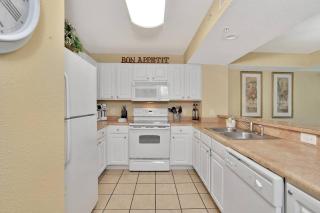 Direct Oceanfront, Unit 701, 4 bedroom, 3 bath, Resort - 8