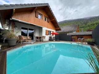 Maison individuelle avec piscine entourée de montagnes - - 0