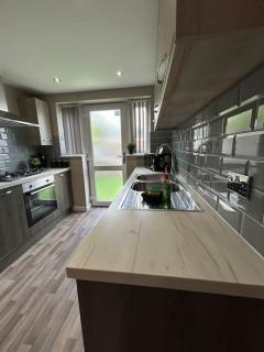 Spacious 5 Bed In Hull - Sleeps 10! - Hull - 8