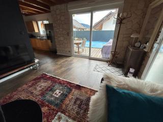 Maison individuelle avec piscine entourée de montagnes - - 1