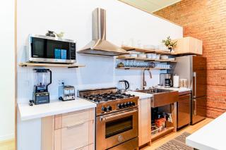 Modern industrial suite in Grand Forks - 7