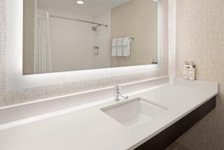 Holiday Inn Express Stony Brook-Long Island by IHG - Centereach - 8