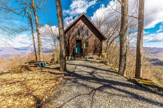 Twilight Ridge: Cozy 2-Bedroom Cabin with Lake View in Bryson City, NC. - 8