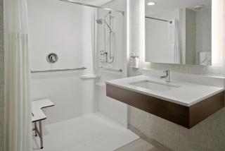Holiday Inn Express Stony Brook-Long Island by IHG - Centereach - 7