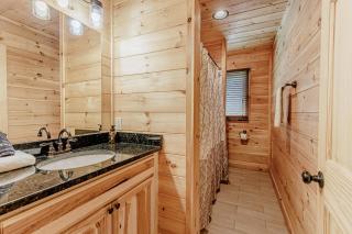 Experience breathtaking mountain views at Changes in Altitude! - 4
