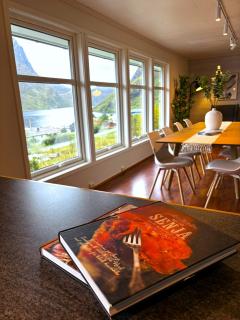 Spacious Waterfront Gem - Panoramic View - Terrace - 3