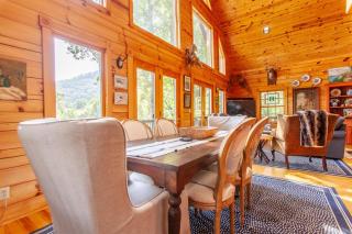 Experience serene mountain views at Hazey View - 1