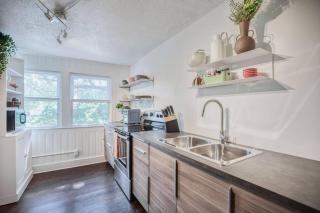 Historic 1Bdrm - Parking - Walk to Restaurants & Westport! - 2