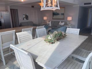 2111 - Shoreline Towers Unit Upgraded Condo- Free Beach Setup! - 4