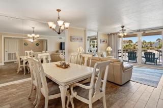 3023 Shoreline Towers - Fall & Winter Monthly Rates Available - 2