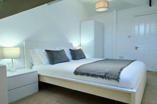 Stylish City Centre Apartment with Parking - Preston - 4