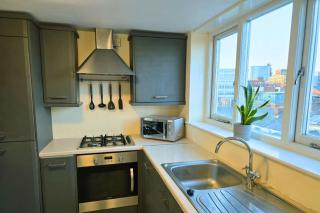 Stylish City Centre Apartment with Parking - Preston - 1