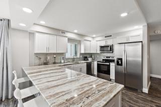 3031 Free Beach Setup 2024 Shoreline Towers - 2