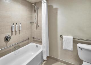 Delta Hotels by Marriott Toledo - Toledo - 5