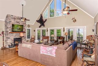 Bruins Den - Bryson City - 4