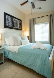 Beautiful Condo by Park Entrance - 8