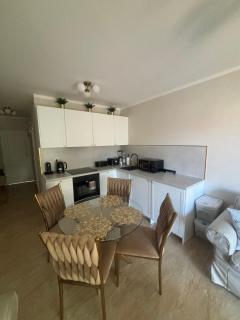 Plac Słowiański 10 - 1