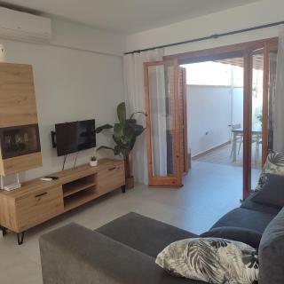 Apartamento con terraza y piscina - Santa Pola - 3