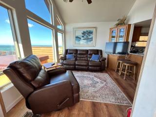 Ocean Front Cabin 15, Jacuzzi & Sensational Views - Smith River - 9