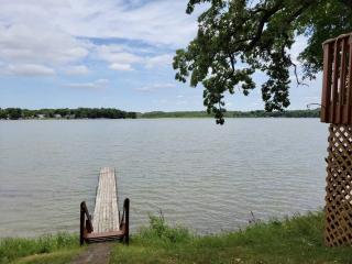Cabin Escape - Lakefront - Sauna - Firepit - Paddleboards - 1