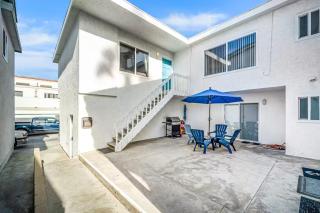 Charming Home Just Steps from the Beach 2 Bedroom, Private Back Patio, & Free WiFi - Newport Beach - 7
