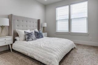 Modern East Downtown Home - Houston - 5