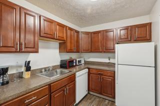 Scenic Towers 3102 I Cozy & Comfy I Free Parking - 1
