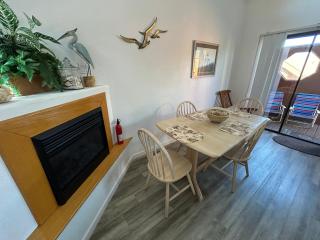 Ocean Cabin 28 W Jacuzzi With Private Beach - 2